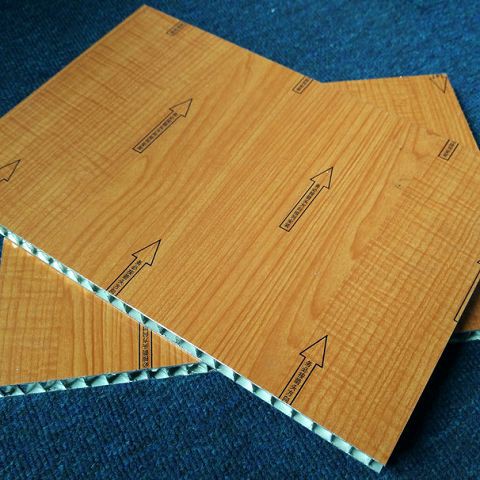 Paneli Deunyddiau Adeiladu Wood Lliw Alwminiwm diliau addurniadol ar gyfer Wall Ffasadau